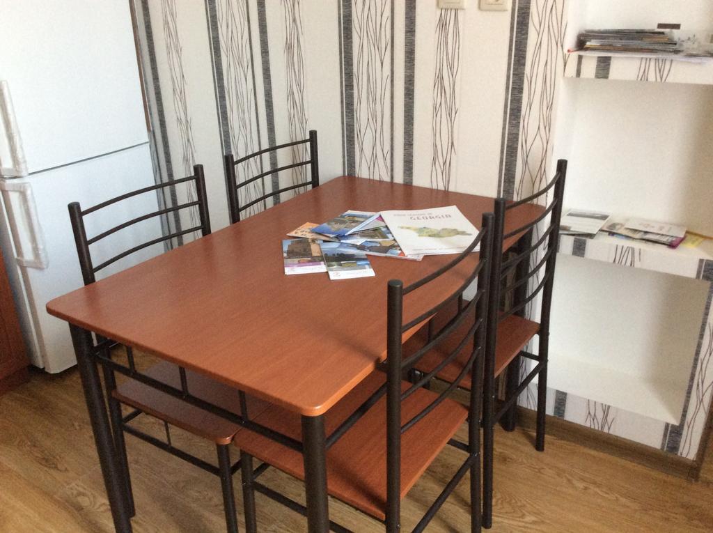 莱蒙托夫街一室公寓酒店 第比利斯 客房 照片